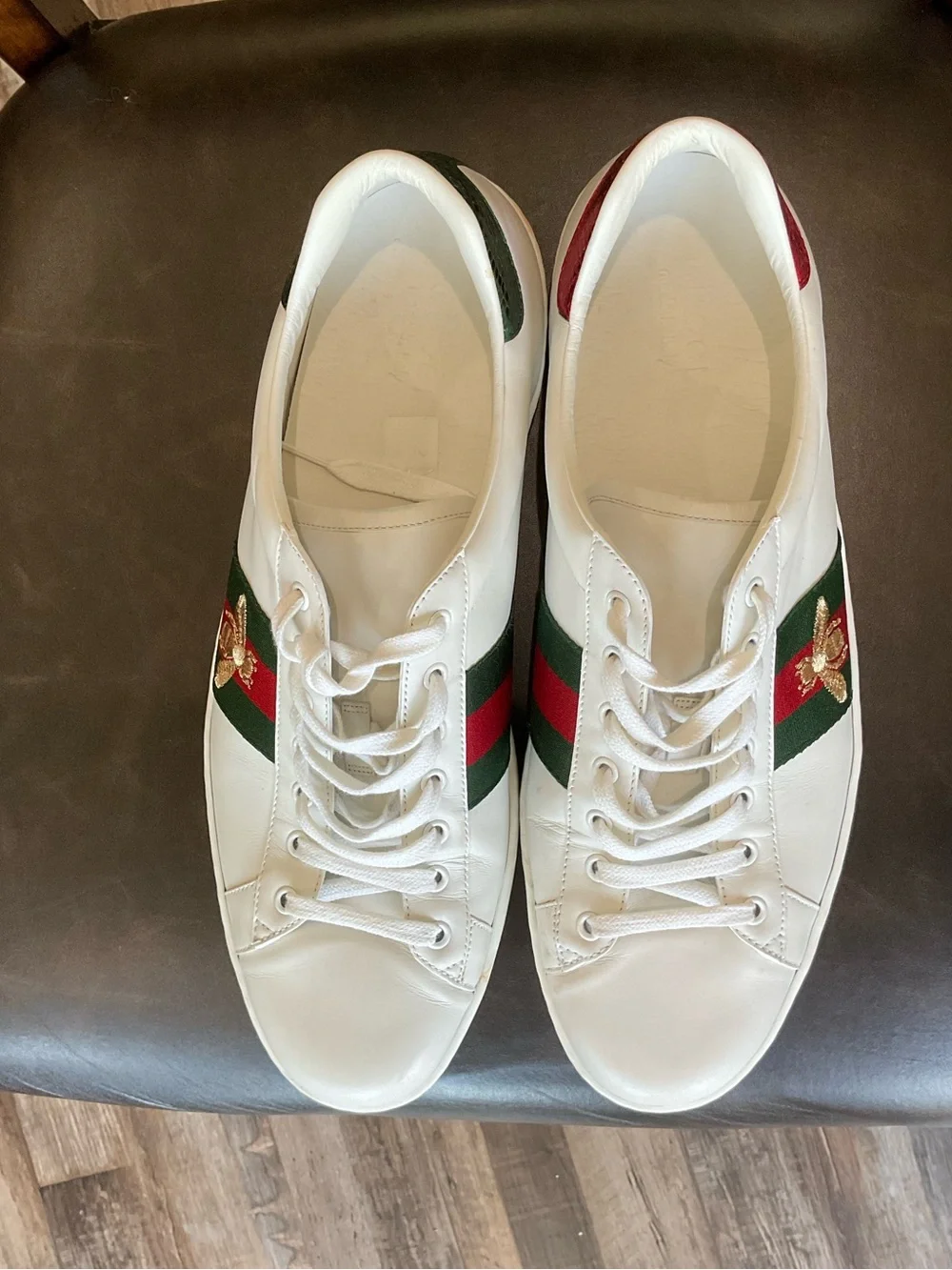 Gucci White Leather Men's Low-Top Sneakers with Green & Red Stripe